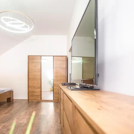 Apartamento A Restaurace V Zátiší *