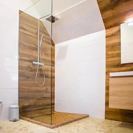 Apartamento A Restaurace V Zátiší *