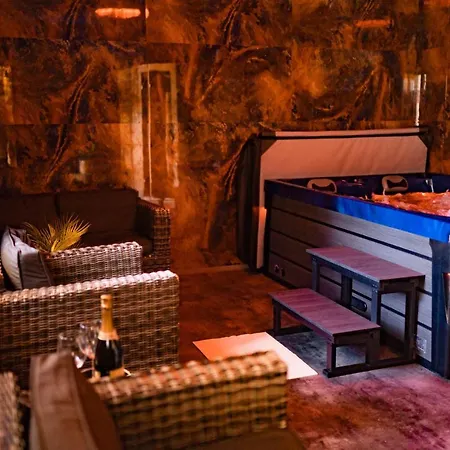 Apartamento A Restaurace V Zátiší
